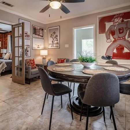 Ol Sarge Retreat Outdoor Amenities Cozy Charm Villa Bryan Bagian luar foto