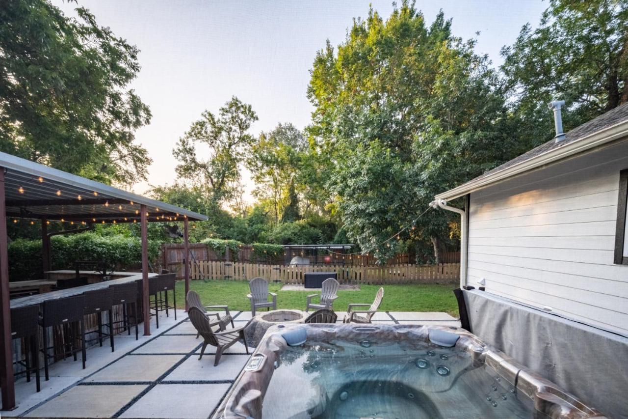 Ol Sarge Retreat Outdoor Amenities Cozy Charm Villa Bryan Bagian luar foto