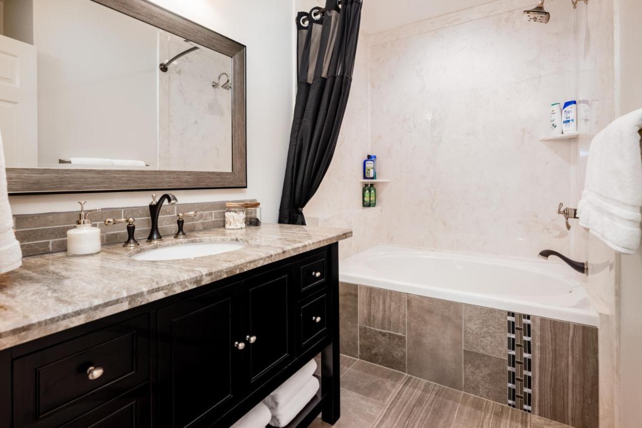 Ol Sarge Retreat Outdoor Amenities Cozy Charm Villa Bryan Bagian luar foto