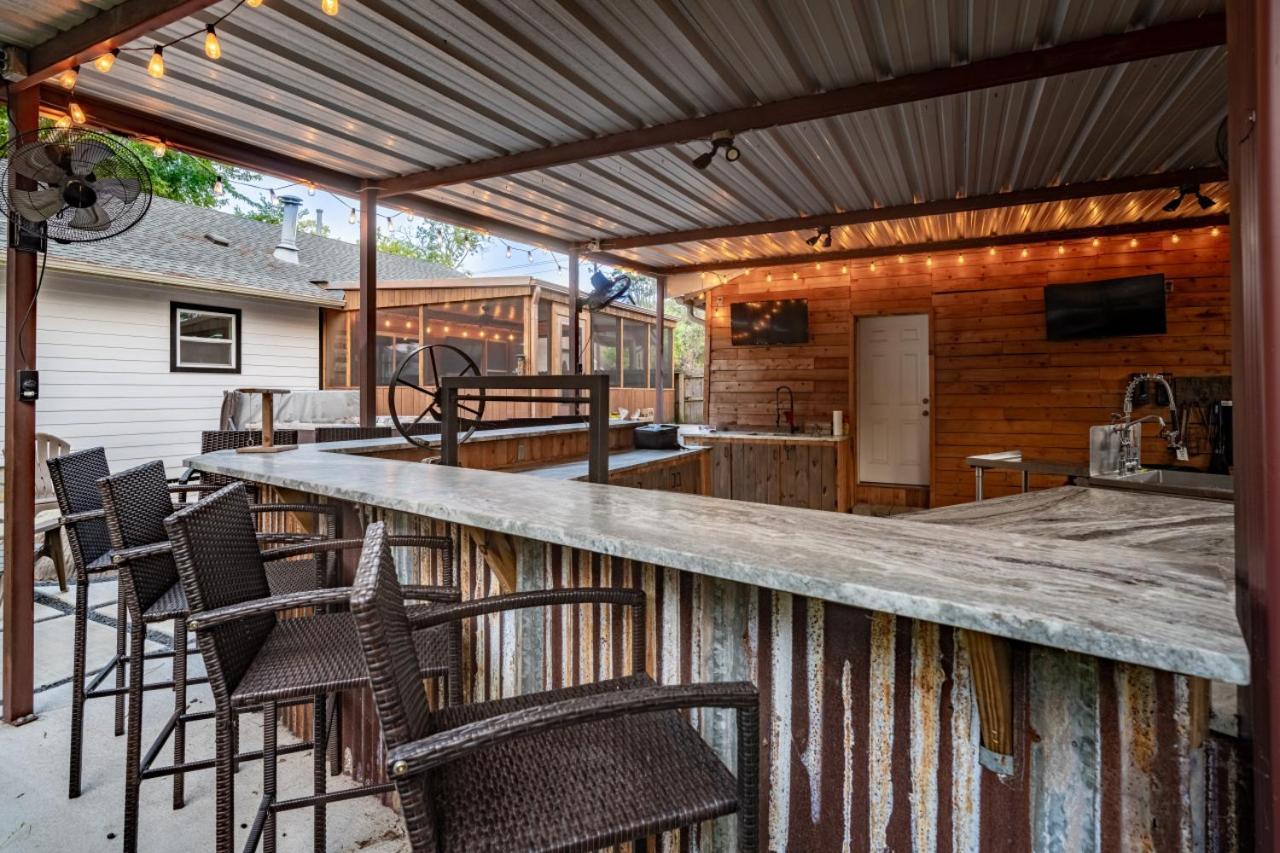 Ol Sarge Retreat Outdoor Amenities Cozy Charm Villa Bryan Bagian luar foto