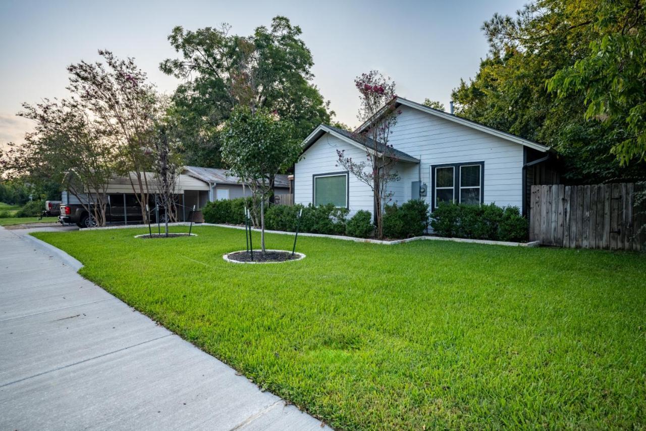 Ol Sarge Retreat Outdoor Amenities Cozy Charm Villa Bryan Bagian luar foto