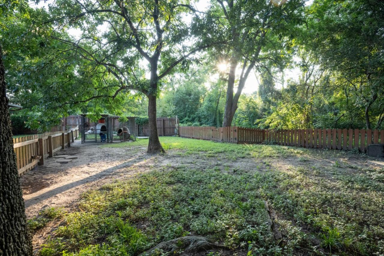 Ol Sarge Retreat Outdoor Amenities Cozy Charm Villa Bryan Bagian luar foto