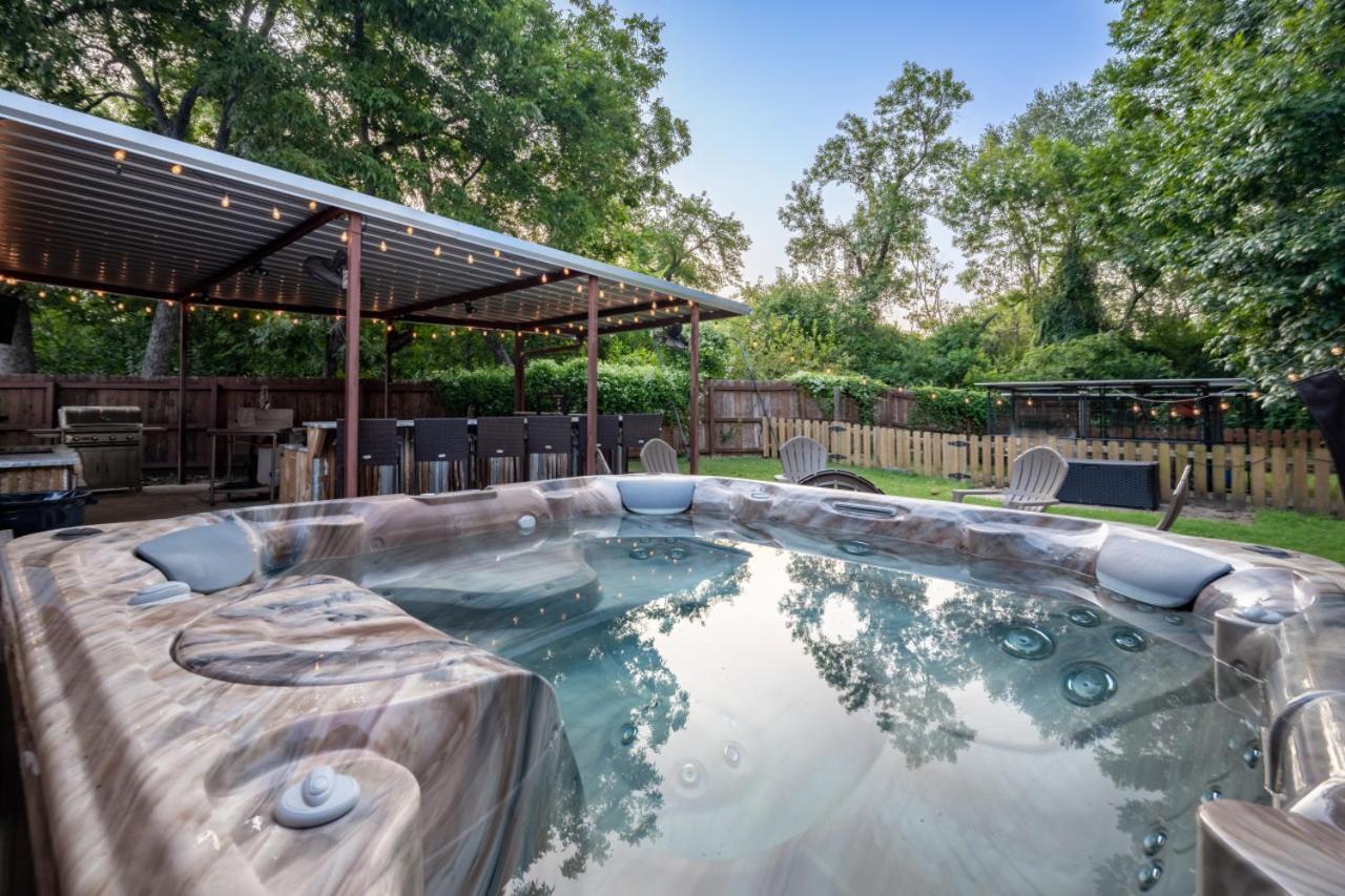 Ol Sarge Retreat Outdoor Amenities Cozy Charm Villa Bryan Bagian luar foto