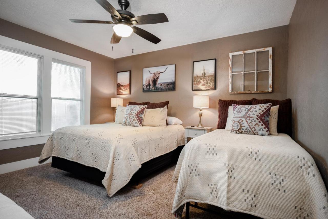 Ol Sarge Retreat Outdoor Amenities Cozy Charm Villa Bryan Bagian luar foto
